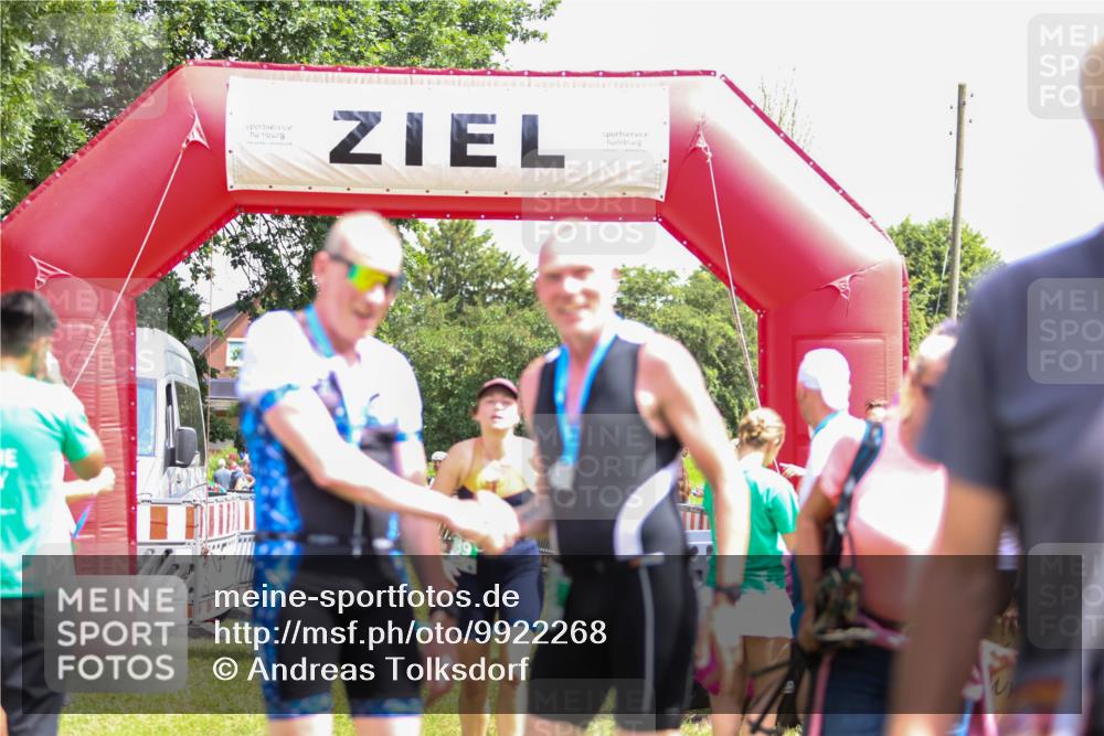 21.06.2026 - 29. Vierlanden-Triathlon Andreas Tolksdorf http://msf.ph/oto/9922268 21.06.2026 13:48:49 Ziel 889, 1040 meine-sportfotos.de