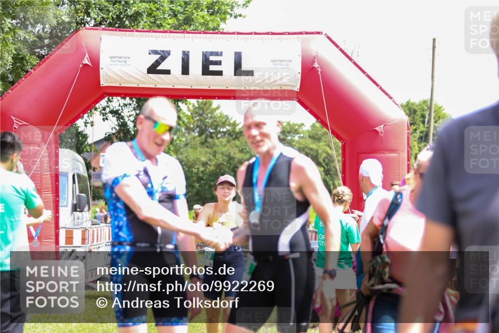 21.06.2026 - 29. Vierlanden-Triathlon Andreas Tolksdorf http://msf.ph/oto/9922269 21.06.2026 13:48:49 Ziel 889, 1040 meine-sportfotos.de