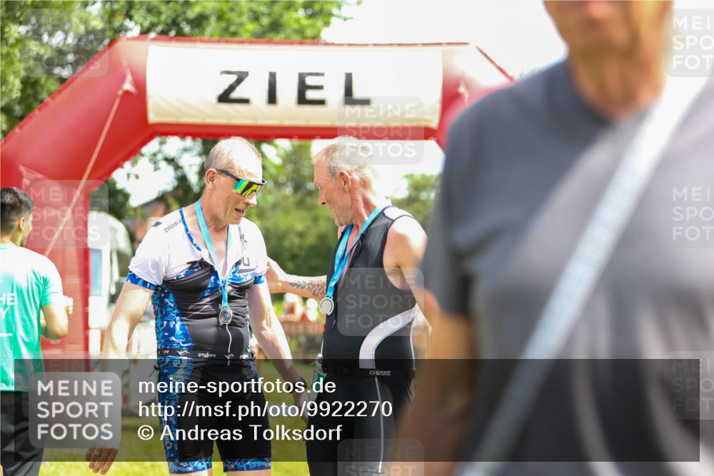 21.06.2026 - 29. Vierlanden-Triathlon Andreas Tolksdorf http://msf.ph/oto/9922270 21.06.2026 13:48:50 Ziel 889, 1040 meine-sportfotos.de