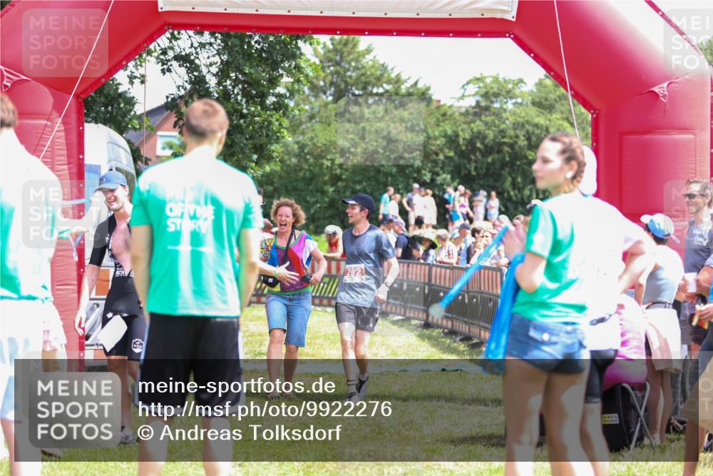 21.06.2026 - 29. Vierlanden-Triathlon Andreas Tolksdorf http://msf.ph/oto/9922276 21.06.2026 13:49:04 Ziel 292, 1045 meine-sportfotos.de