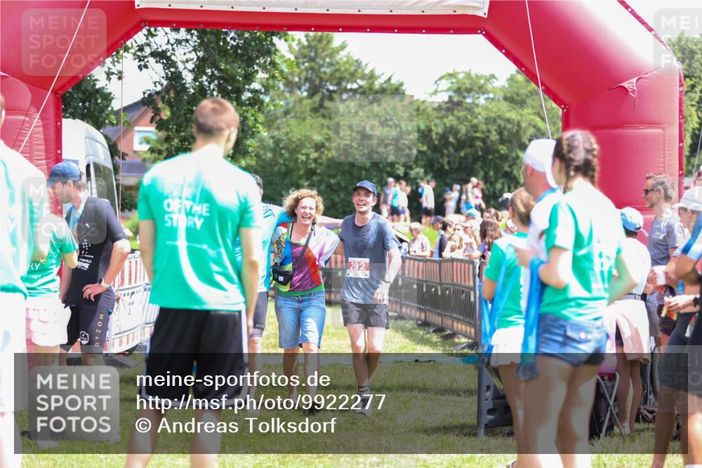 21.06.2026 - 29. Vierlanden-Triathlon Andreas Tolksdorf http://msf.ph/oto/9922277 21.06.2026 13:49:06 Ziel 292, 1045 meine-sportfotos.de