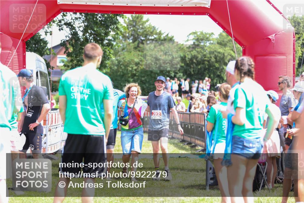 21.06.2026 - 29. Vierlanden-Triathlon Andreas Tolksdorf http://msf.ph/oto/9922279 21.06.2026 13:49:06 Ziel 292, 1045 meine-sportfotos.de