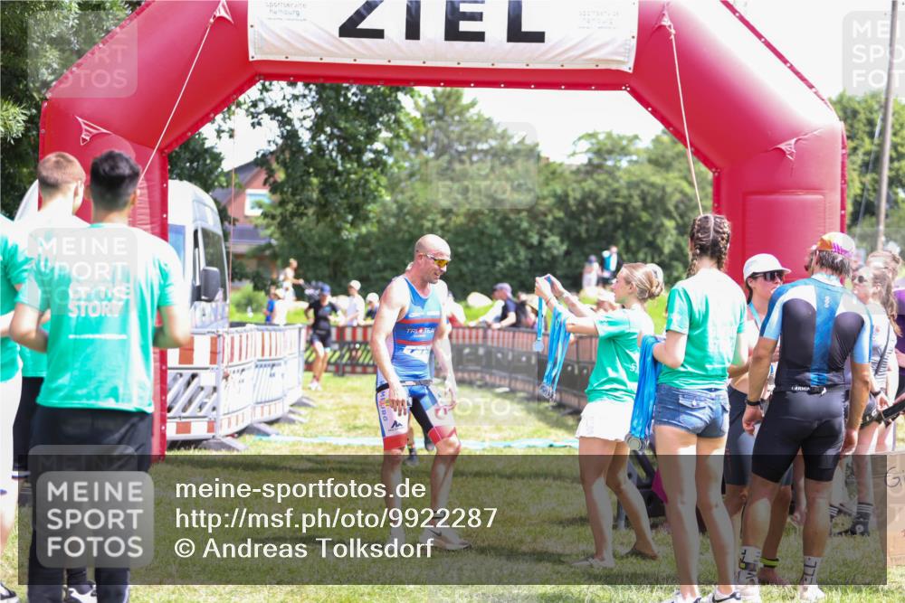 21.06.2026 - 29. Vierlanden-Triathlon Andreas Tolksdorf http://msf.ph/oto/9922287 21.06.2026 13:49:34 Ziel 100, 884 meine-sportfotos.de