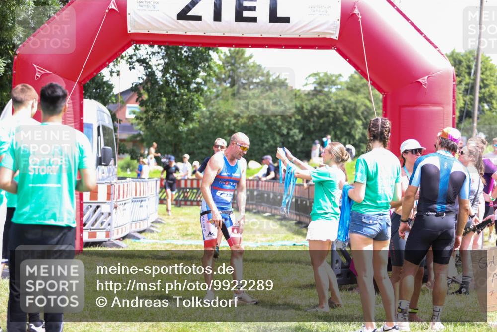 21.06.2026 - 29. Vierlanden-Triathlon Andreas Tolksdorf http://msf.ph/oto/9922289 21.06.2026 13:49:34 Ziel 100, 884 meine-sportfotos.de