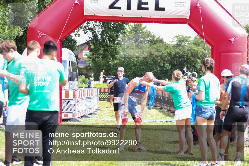 21.06.2026 - 29. Vierlanden-Triathlon Andreas Tolksdorf http://msf.ph/oto/9922290 21.06.2026 13:49:35 Ziel 100, 884 meine-sportfotos.de