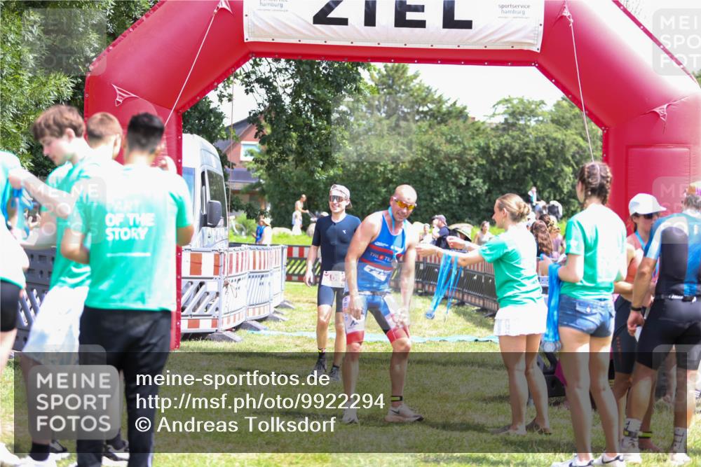 21.06.2026 - 29. Vierlanden-Triathlon Andreas Tolksdorf http://msf.ph/oto/9922294 21.06.2026 13:49:35 Ziel 100, 884 meine-sportfotos.de