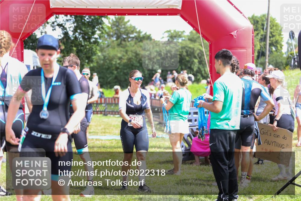 21.06.2026 - 29. Vierlanden-Triathlon Andreas Tolksdorf http://msf.ph/oto/9922318 21.06.2026 13:49:54 Ziel 280, 1063 meine-sportfotos.de