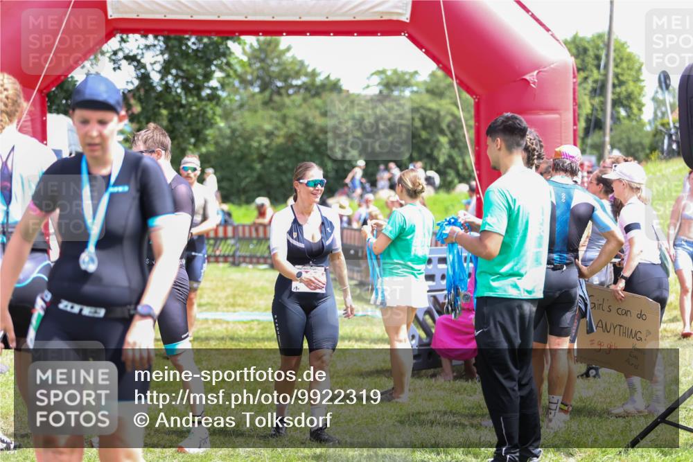 21.06.2026 - 29. Vierlanden-Triathlon Andreas Tolksdorf http://msf.ph/oto/9922319 21.06.2026 13:49:54 Ziel 280, 1063 meine-sportfotos.de