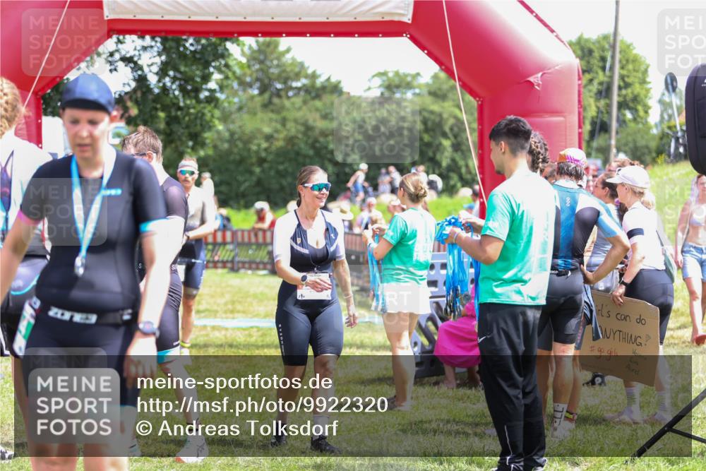21.06.2026 - 29. Vierlanden-Triathlon Andreas Tolksdorf http://msf.ph/oto/9922320 21.06.2026 13:49:54 Ziel 280, 1063 meine-sportfotos.de