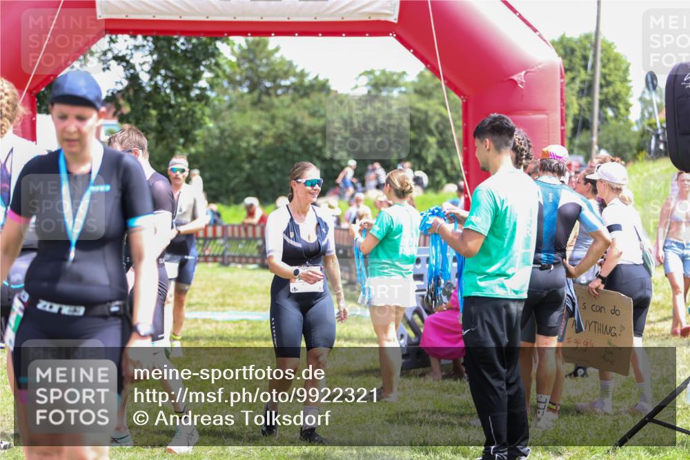 21.06.2026 - 29. Vierlanden-Triathlon Andreas Tolksdorf http://msf.ph/oto/9922321 21.06.2026 13:49:54 Ziel 280, 1063 meine-sportfotos.de
