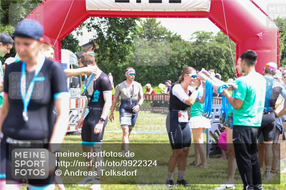 21.06.2026 - 29. Vierlanden-Triathlon Andreas Tolksdorf http://msf.ph/oto/9922324 21.06.2026 13:49:55 Ziel 280, 1063 meine-sportfotos.de