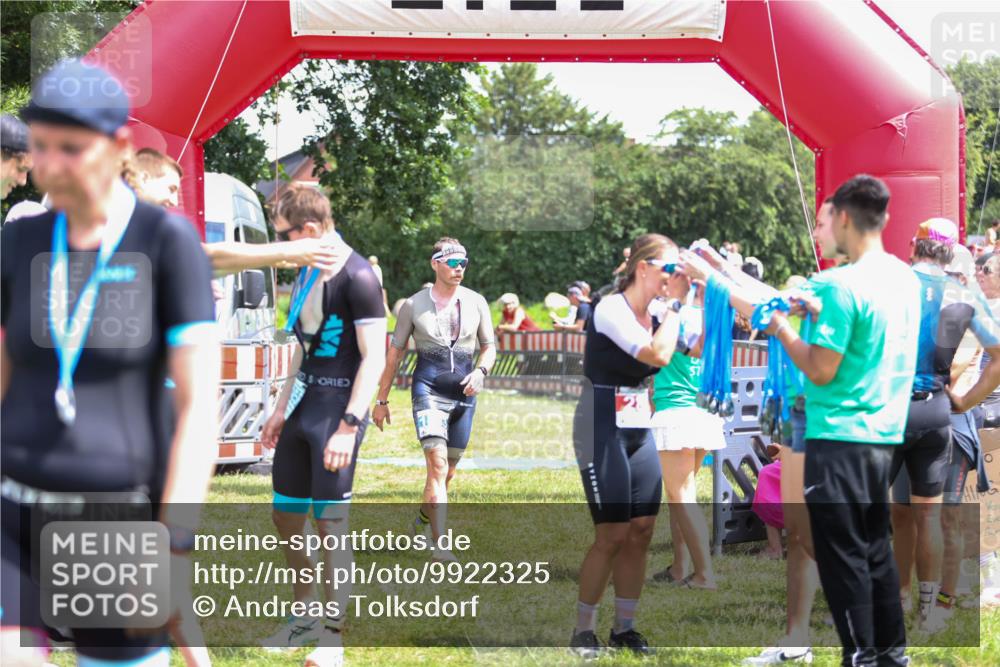 21.06.2026 - 29. Vierlanden-Triathlon Andreas Tolksdorf http://msf.ph/oto/9922325 21.06.2026 13:49:55 Ziel 280, 1063 meine-sportfotos.de