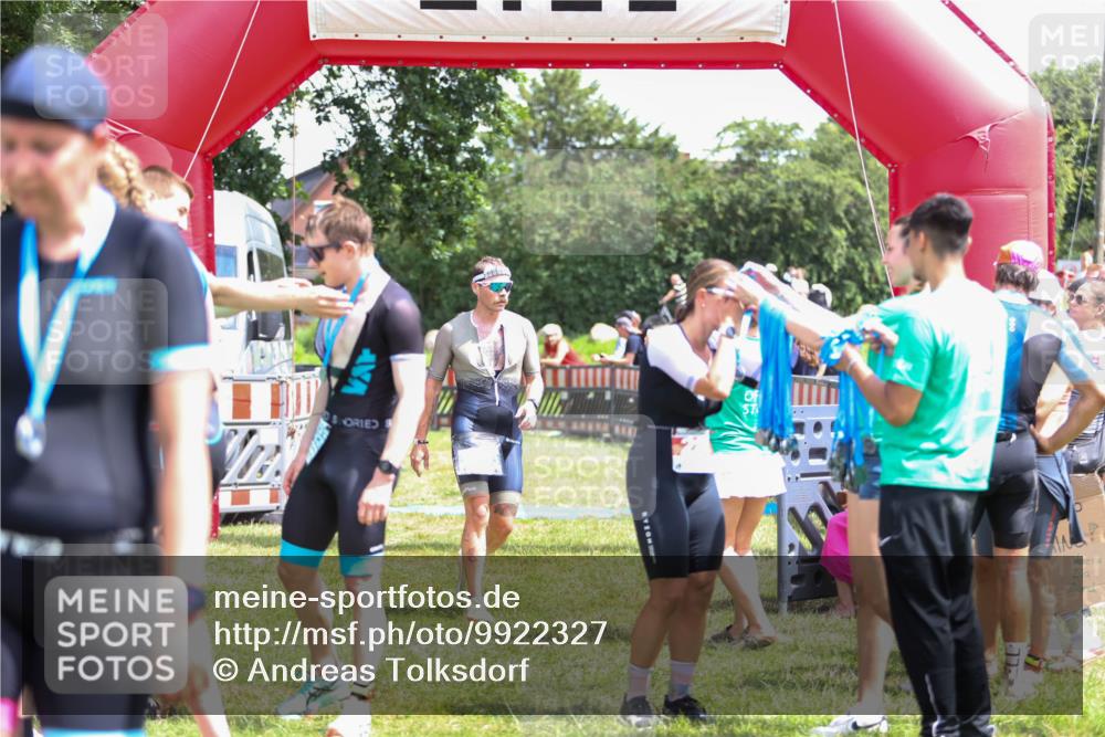 21.06.2026 - 29. Vierlanden-Triathlon Andreas Tolksdorf http://msf.ph/oto/9922327 21.06.2026 13:49:55 Ziel 280, 1063 meine-sportfotos.de