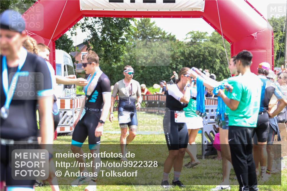 21.06.2026 - 29. Vierlanden-Triathlon Andreas Tolksdorf http://msf.ph/oto/9922328 21.06.2026 13:49:55 Ziel 280, 1063 meine-sportfotos.de