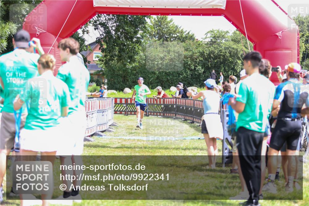 21.06.2026 - 29. Vierlanden-Triathlon Andreas Tolksdorf http://msf.ph/oto/9922341 21.06.2026 13:50:29 Ziel 221, 265, 895 meine-sportfotos.de
