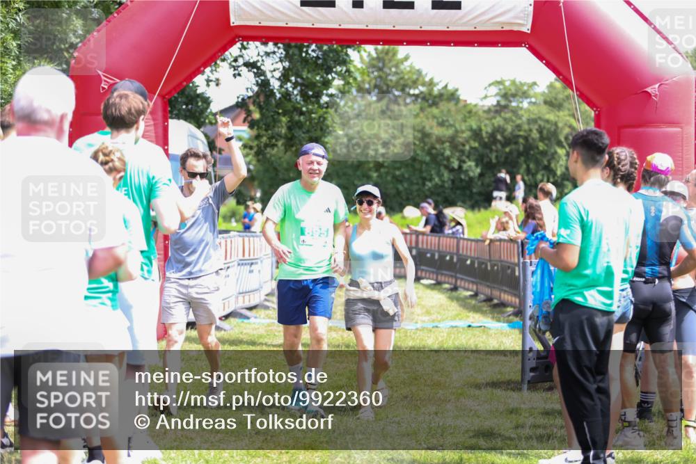 21.06.2026 - 29. Vierlanden-Triathlon Andreas Tolksdorf http://msf.ph/oto/9922360 21.06.2026 13:50:33 Ziel 221, 265, 895 meine-sportfotos.de