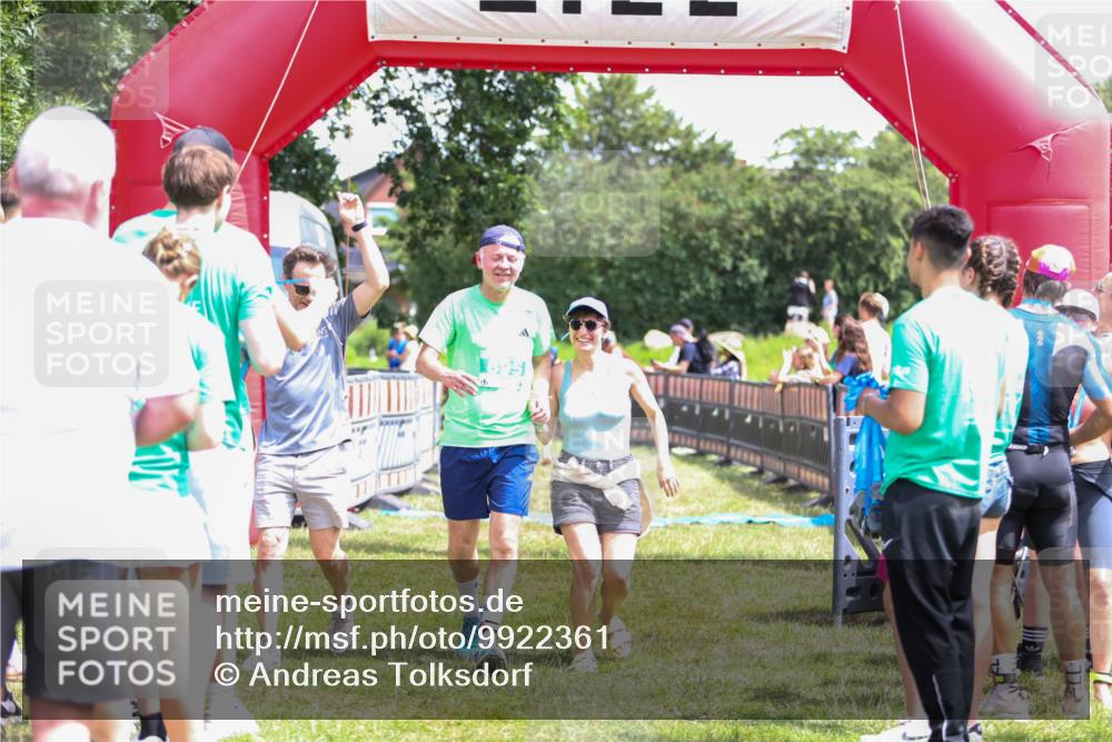21.06.2026 - 29. Vierlanden-Triathlon Andreas Tolksdorf http://msf.ph/oto/9922361 21.06.2026 13:50:33 Ziel 221, 265, 895 meine-sportfotos.de