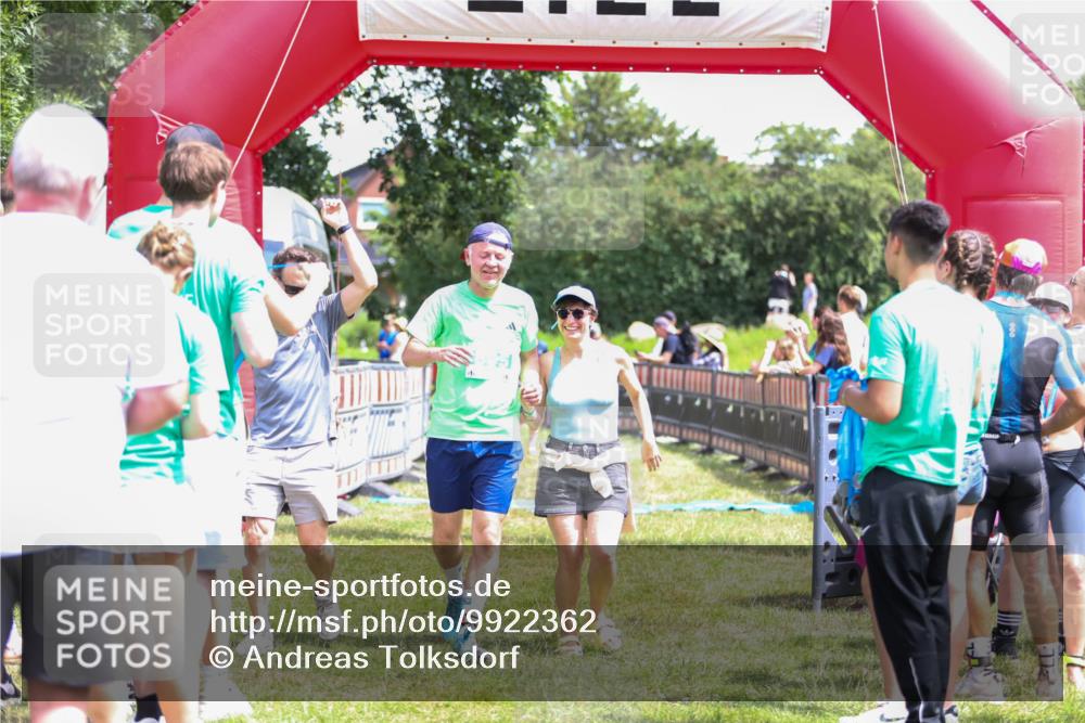 21.06.2026 - 29. Vierlanden-Triathlon Andreas Tolksdorf http://msf.ph/oto/9922362 21.06.2026 13:50:33 Ziel 221, 265, 895 meine-sportfotos.de