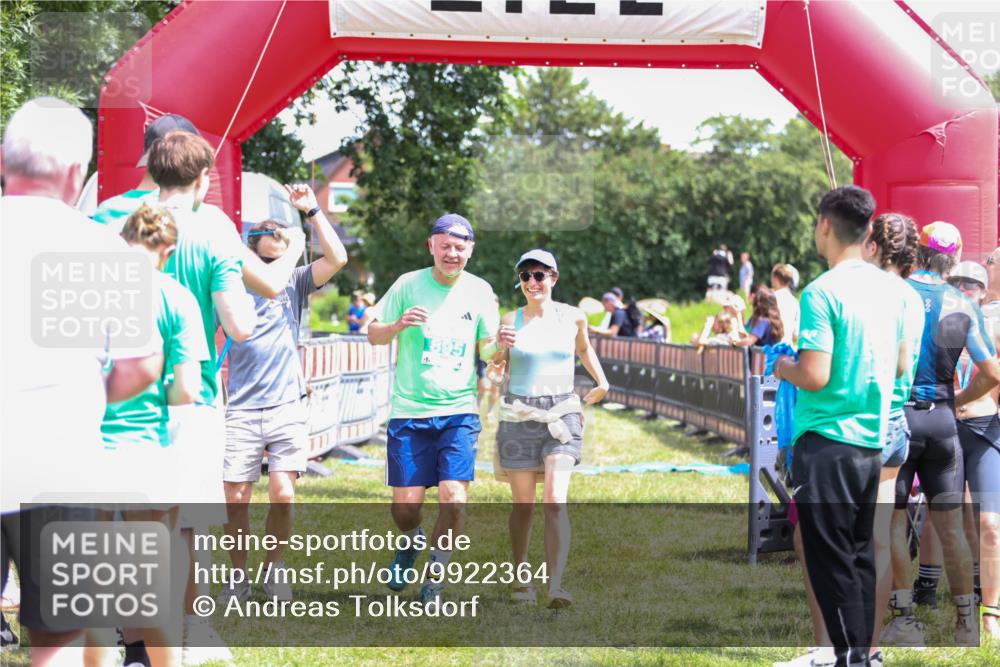 21.06.2026 - 29. Vierlanden-Triathlon Andreas Tolksdorf http://msf.ph/oto/9922364 21.06.2026 13:50:33 Ziel 221, 265, 895 meine-sportfotos.de