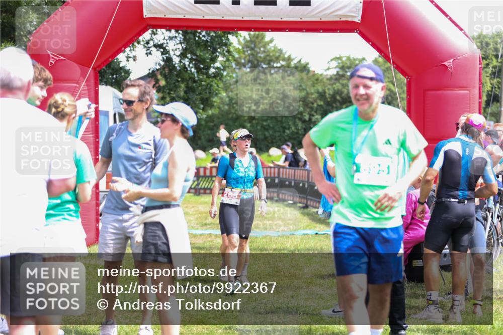 21.06.2026 - 29. Vierlanden-Triathlon Andreas Tolksdorf http://msf.ph/oto/9922367 21.06.2026 13:50:39 Ziel 221, 265, 766, 1033, 1080 meine-sportfotos.de
