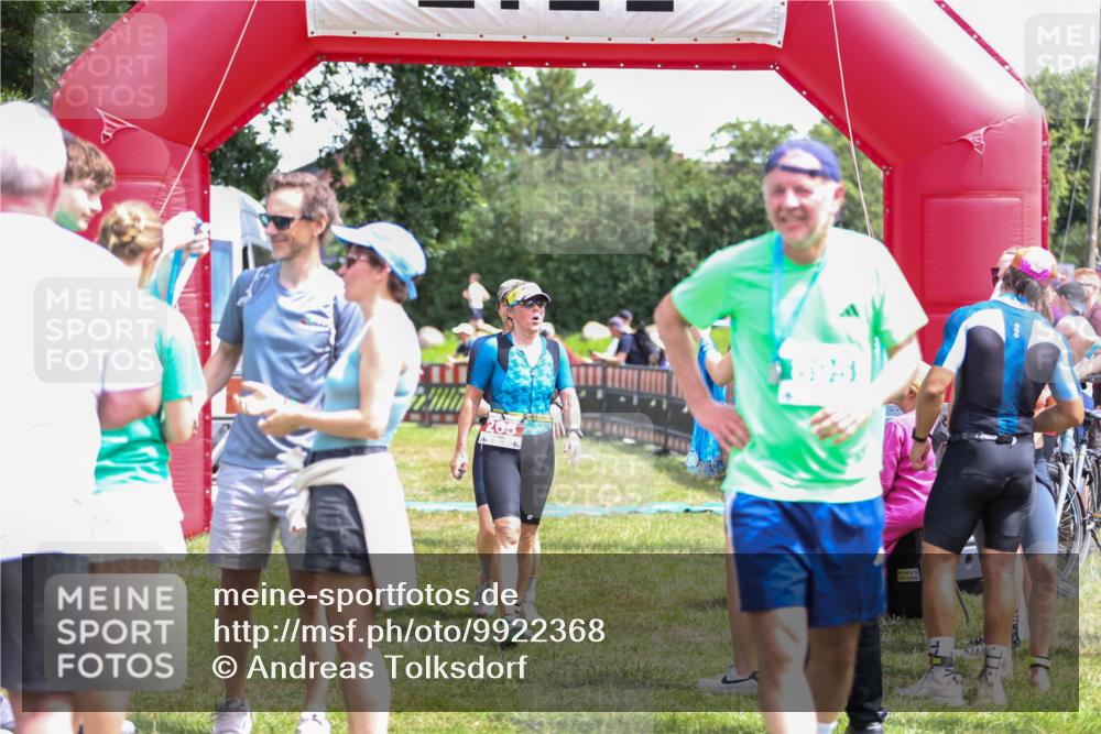 21.06.2026 - 29. Vierlanden-Triathlon Andreas Tolksdorf http://msf.ph/oto/9922368 21.06.2026 13:50:39 Ziel 221, 265, 766, 1033, 1080 meine-sportfotos.de