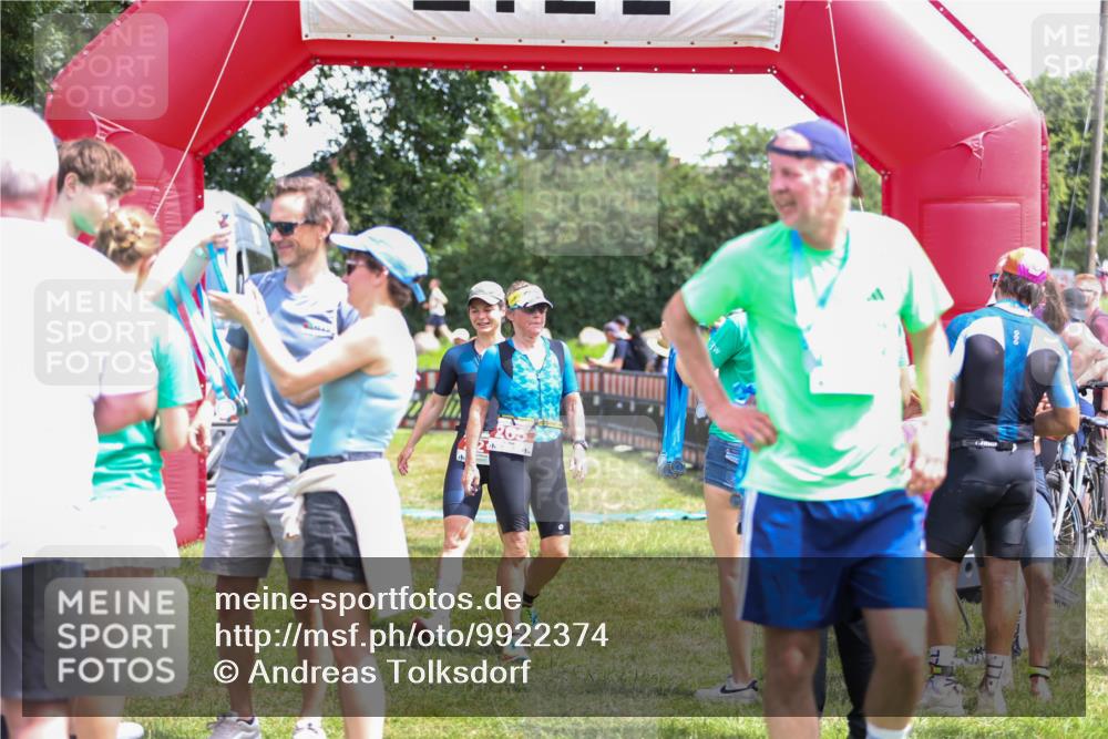 21.06.2026 - 29. Vierlanden-Triathlon Andreas Tolksdorf http://msf.ph/oto/9922374 21.06.2026 13:50:39 Ziel 221, 265, 766, 1033, 1080 meine-sportfotos.de
