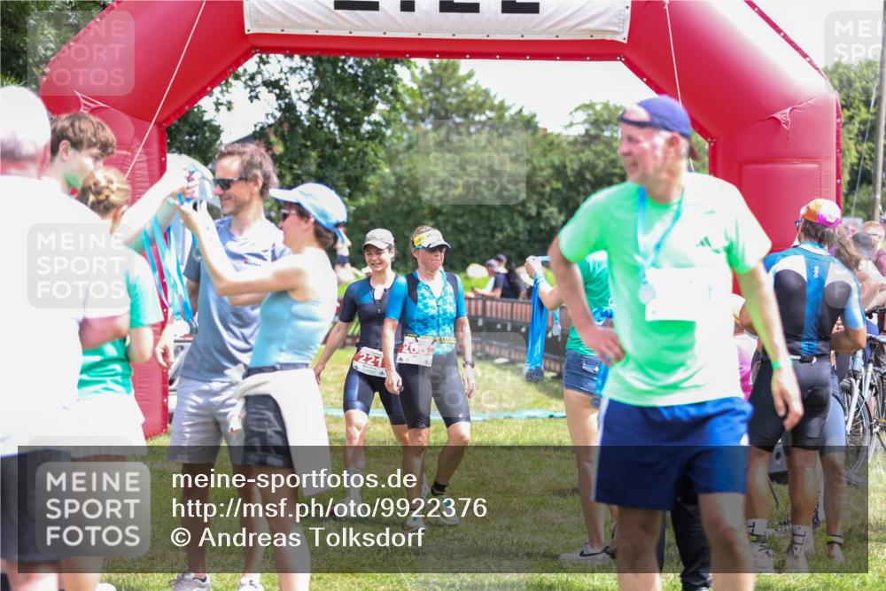 21.06.2026 - 29. Vierlanden-Triathlon Andreas Tolksdorf http://msf.ph/oto/9922376 21.06.2026 13:50:39 Ziel 221, 265, 766, 1033, 1080 meine-sportfotos.de