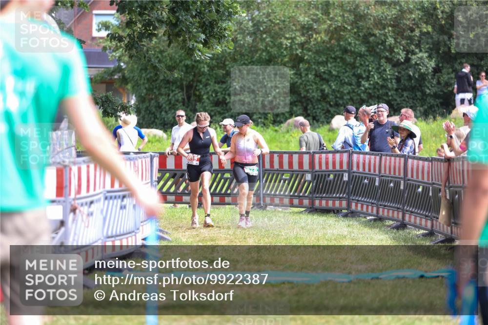 21.06.2026 - 29. Vierlanden-Triathlon Andreas Tolksdorf http://msf.ph/oto/9922387 21.06.2026 13:51:25 Ziel 229, 878 meine-sportfotos.de