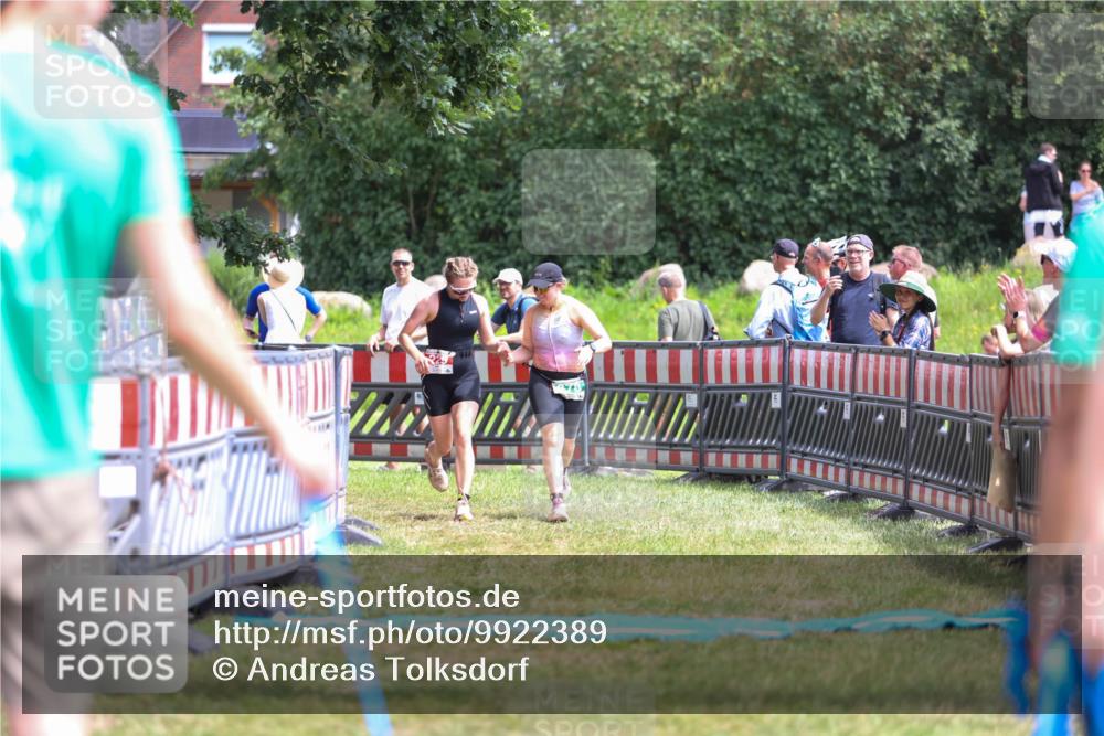 21.06.2026 - 29. Vierlanden-Triathlon Andreas Tolksdorf http://msf.ph/oto/9922389 21.06.2026 13:51:25 Ziel 229, 878 meine-sportfotos.de