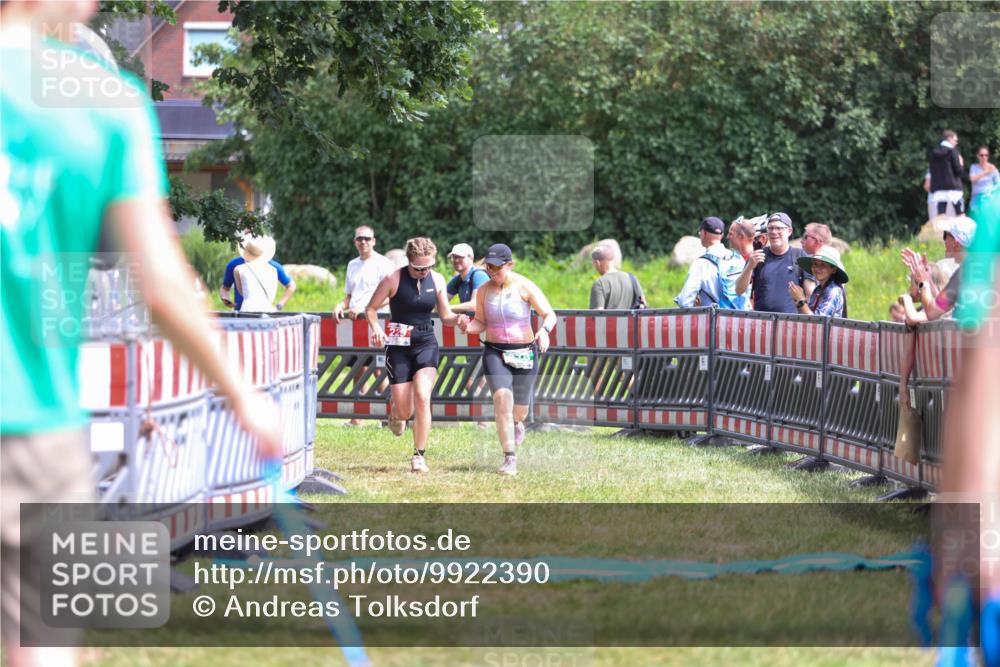 21.06.2026 - 29. Vierlanden-Triathlon Andreas Tolksdorf http://msf.ph/oto/9922390 21.06.2026 13:51:25 Ziel 229, 878 meine-sportfotos.de