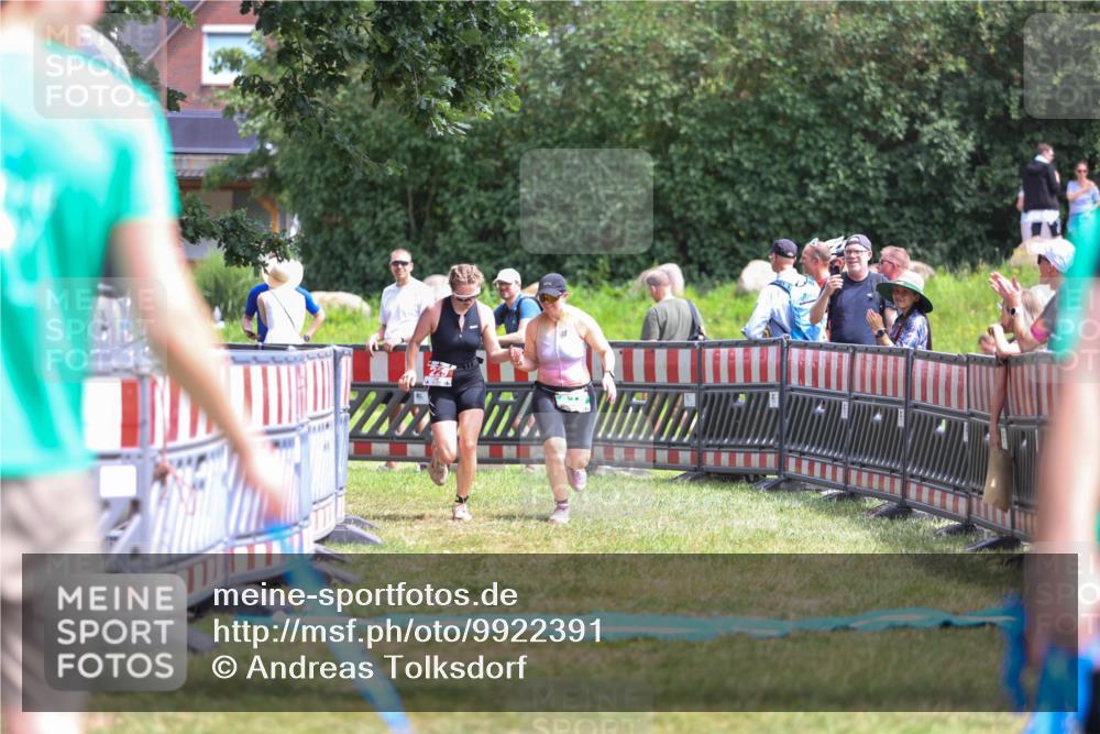 21.06.2026 - 29. Vierlanden-Triathlon Andreas Tolksdorf http://msf.ph/oto/9922391 21.06.2026 13:51:25 Ziel 229, 878 meine-sportfotos.de