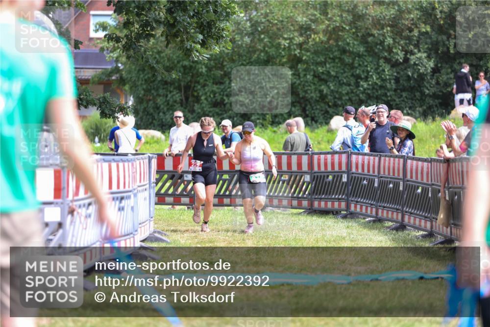 21.06.2026 - 29. Vierlanden-Triathlon Andreas Tolksdorf http://msf.ph/oto/9922392 21.06.2026 13:51:25 Ziel 229, 878 meine-sportfotos.de