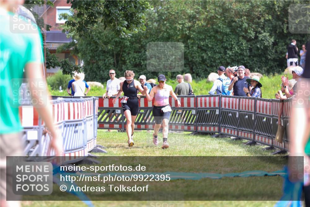 21.06.2026 - 29. Vierlanden-Triathlon Andreas Tolksdorf http://msf.ph/oto/9922395 21.06.2026 13:51:25 Ziel 229, 878 meine-sportfotos.de