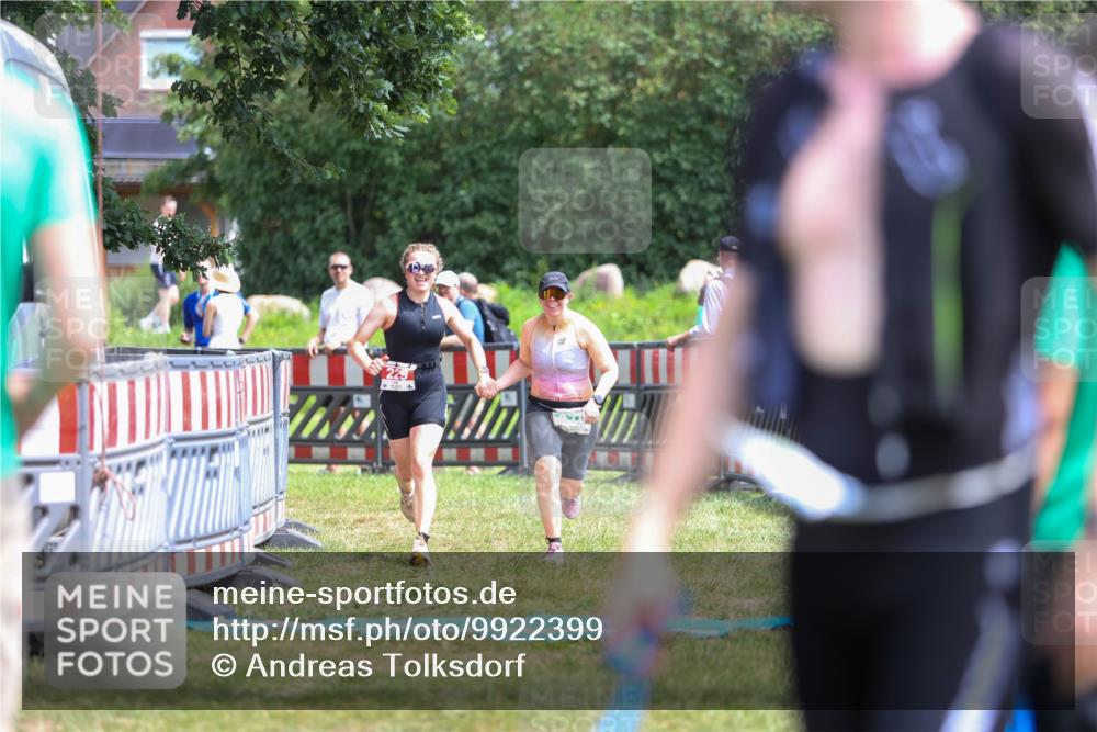 21.06.2026 - 29. Vierlanden-Triathlon Andreas Tolksdorf http://msf.ph/oto/9922399 21.06.2026 13:51:26 Ziel 229, 878 meine-sportfotos.de