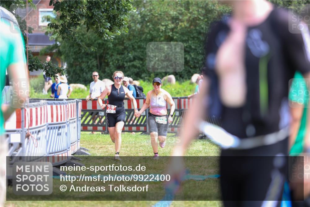 21.06.2026 - 29. Vierlanden-Triathlon Andreas Tolksdorf http://msf.ph/oto/9922400 21.06.2026 13:51:26 Ziel 229, 878 meine-sportfotos.de