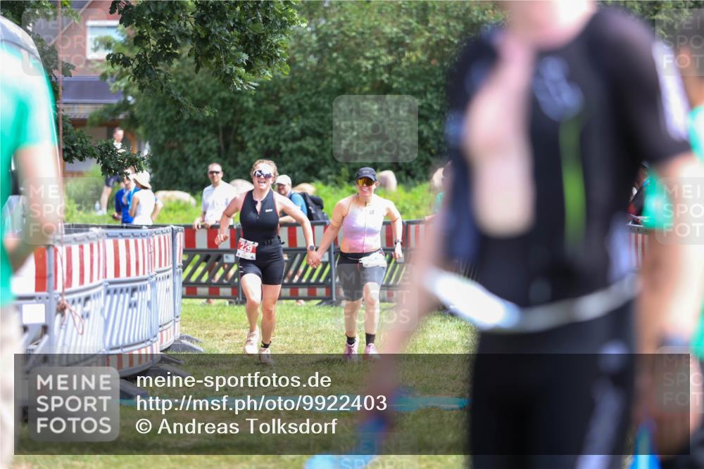 21.06.2026 - 29. Vierlanden-Triathlon Andreas Tolksdorf http://msf.ph/oto/9922403 21.06.2026 13:51:26 Ziel 229, 878 meine-sportfotos.de