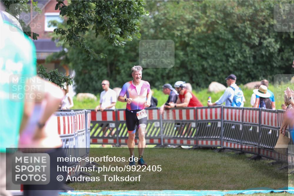21.06.2026 - 29. Vierlanden-Triathlon Andreas Tolksdorf http://msf.ph/oto/9922405 21.06.2026 13:51:44 Ziel 142, 1022, 1061 meine-sportfotos.de