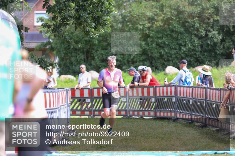 21.06.2026 - 29. Vierlanden-Triathlon Andreas Tolksdorf http://msf.ph/oto/9922409 21.06.2026 13:51:45 Ziel 142, 1022, 1061 meine-sportfotos.de