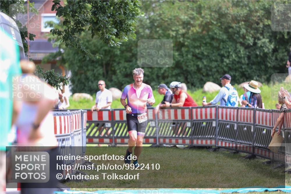 21.06.2026 - 29. Vierlanden-Triathlon Andreas Tolksdorf http://msf.ph/oto/9922410 21.06.2026 13:51:45 Ziel 142, 1022, 1061 meine-sportfotos.de