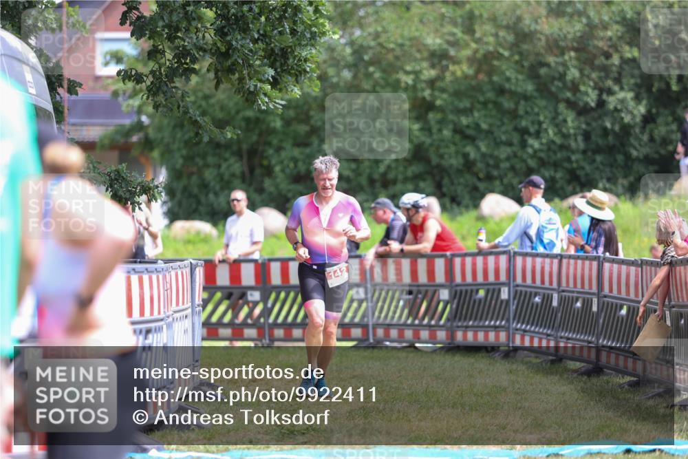 21.06.2026 - 29. Vierlanden-Triathlon Andreas Tolksdorf http://msf.ph/oto/9922411 21.06.2026 13:51:45 Ziel 142, 1022, 1061 meine-sportfotos.de