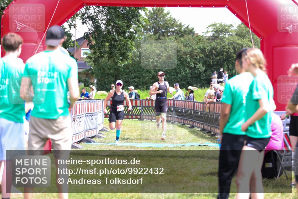 21.06.2026 - 29. Vierlanden-Triathlon Andreas Tolksdorf http://msf.ph/oto/9922432 21.06.2026 13:52:11 Ziel 235, 1028, 1044, 1087 meine-sportfotos.de