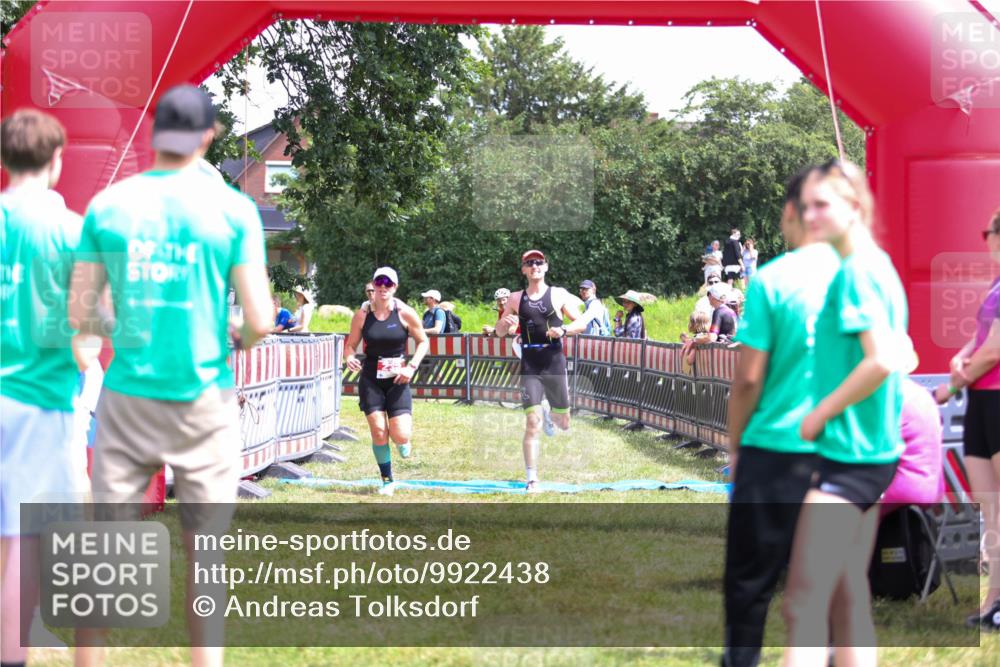 21.06.2026 - 29. Vierlanden-Triathlon Andreas Tolksdorf http://msf.ph/oto/9922438 21.06.2026 13:52:11 Ziel 235, 1028, 1044, 1087 meine-sportfotos.de