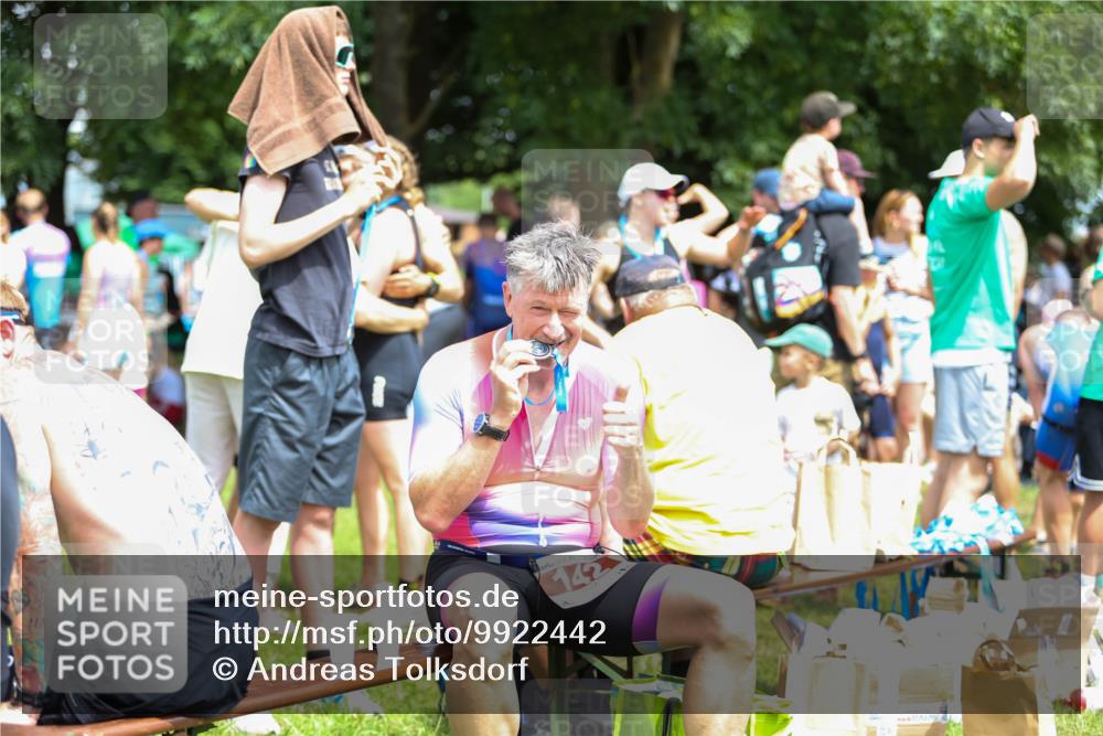 21.06.2026 - 29. Vierlanden-Triathlon Andreas Tolksdorf http://msf.ph/oto/9922442 21.06.2026 13:52:27 Ziel 1064, 1092 meine-sportfotos.de