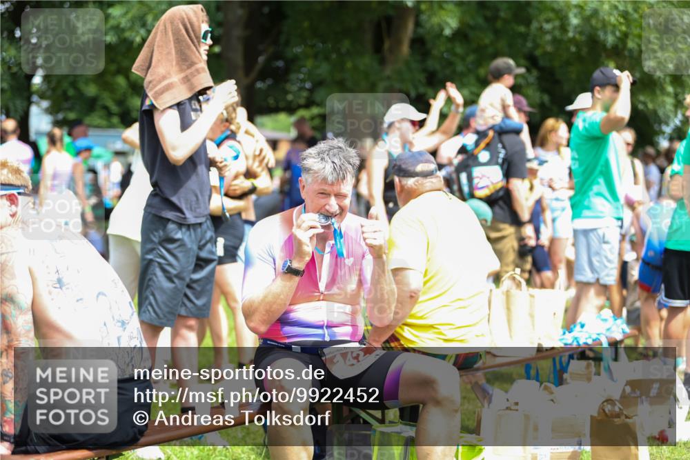 21.06.2026 - 29. Vierlanden-Triathlon Andreas Tolksdorf http://msf.ph/oto/9922452 21.06.2026 13:52:28 Ziel 1064, 1092 meine-sportfotos.de