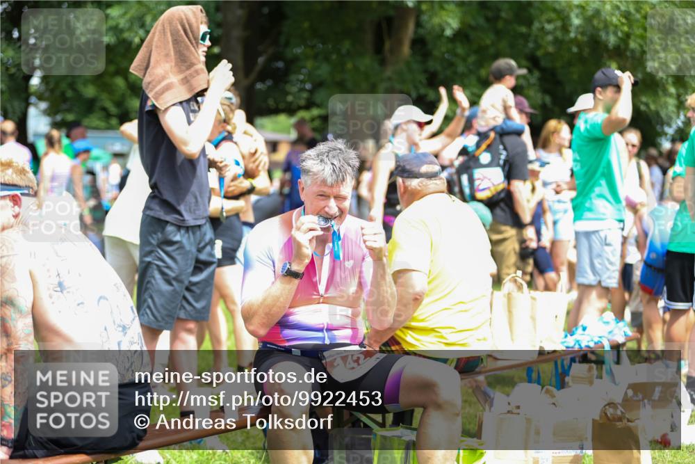 21.06.2026 - 29. Vierlanden-Triathlon Andreas Tolksdorf http://msf.ph/oto/9922453 21.06.2026 13:52:28 Ziel 1064, 1092 meine-sportfotos.de