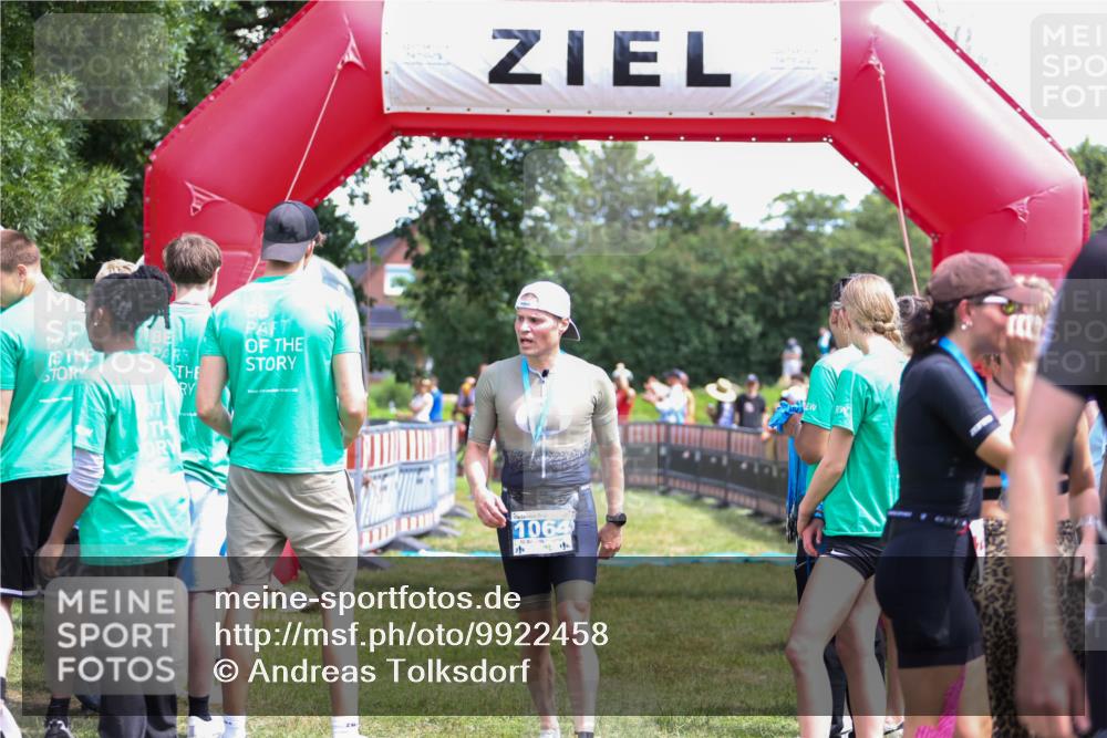 21.06.2026 - 29. Vierlanden-Triathlon Andreas Tolksdorf http://msf.ph/oto/9922458 21.06.2026 13:52:37 Ziel 120, 1029, 1092 meine-sportfotos.de