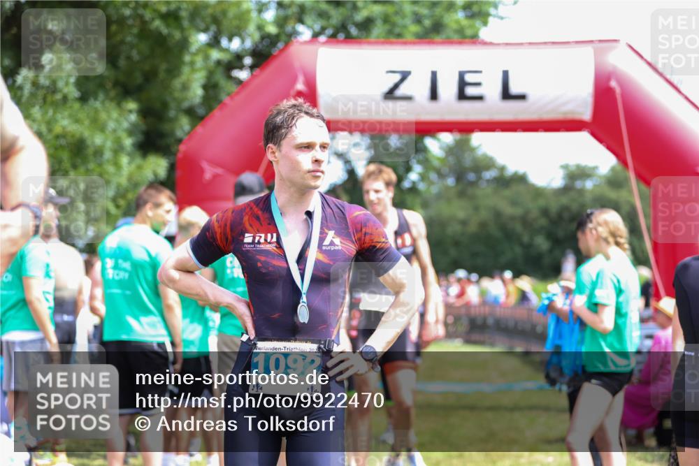21.06.2026 - 29. Vierlanden-Triathlon Andreas Tolksdorf http://msf.ph/oto/9922470 21.06.2026 13:52:46 Ziel 20, 120, 257, 1029 meine-sportfotos.de
