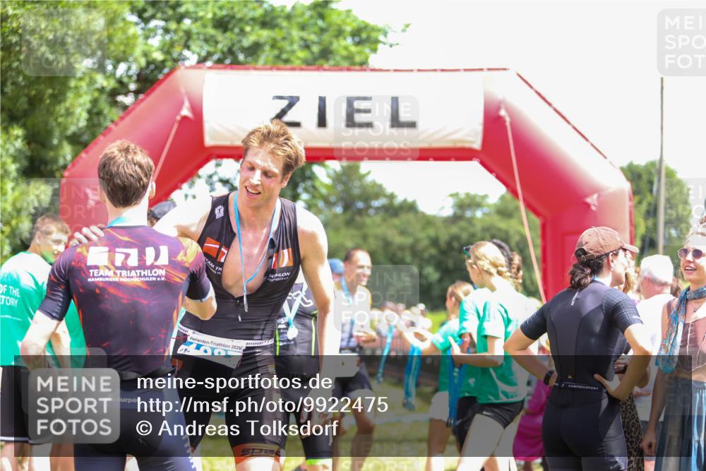21.06.2026 - 29. Vierlanden-Triathlon Andreas Tolksdorf http://msf.ph/oto/9922475 21.06.2026 13:52:49 Ziel 20, 257 meine-sportfotos.de