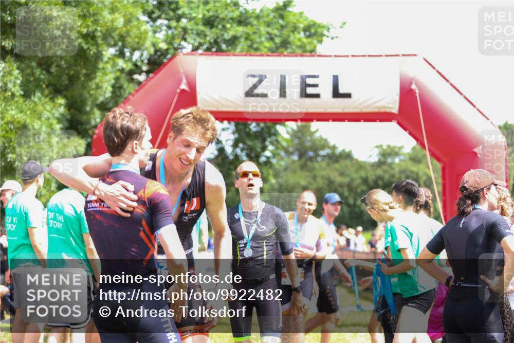 21.06.2026 - 29. Vierlanden-Triathlon Andreas Tolksdorf http://msf.ph/oto/9922482 21.06.2026 13:52:50 Ziel 20, 257 meine-sportfotos.de