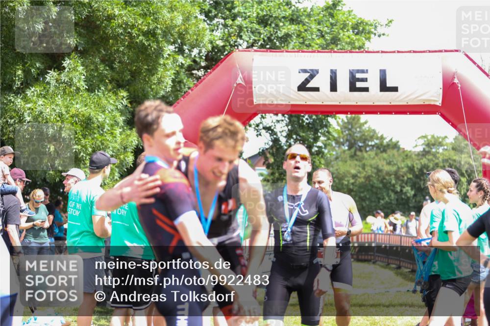 21.06.2026 - 29. Vierlanden-Triathlon Andreas Tolksdorf http://msf.ph/oto/9922483 21.06.2026 13:52:51 Ziel 20, 257 meine-sportfotos.de